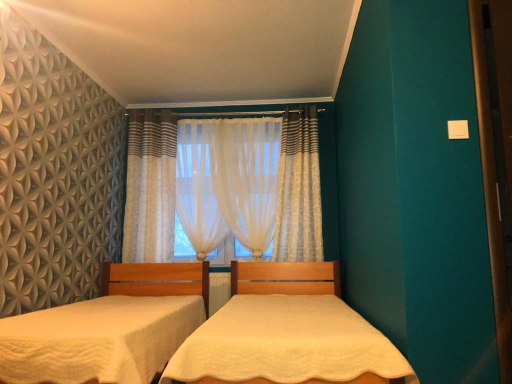 Bed and Breakfast Laura à Bełchatów Extérieur photo